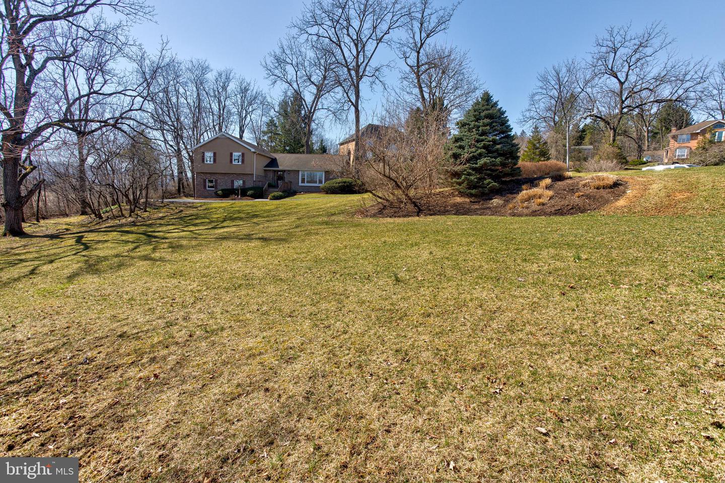 1353 Sandpiper Dr Property Photo 3