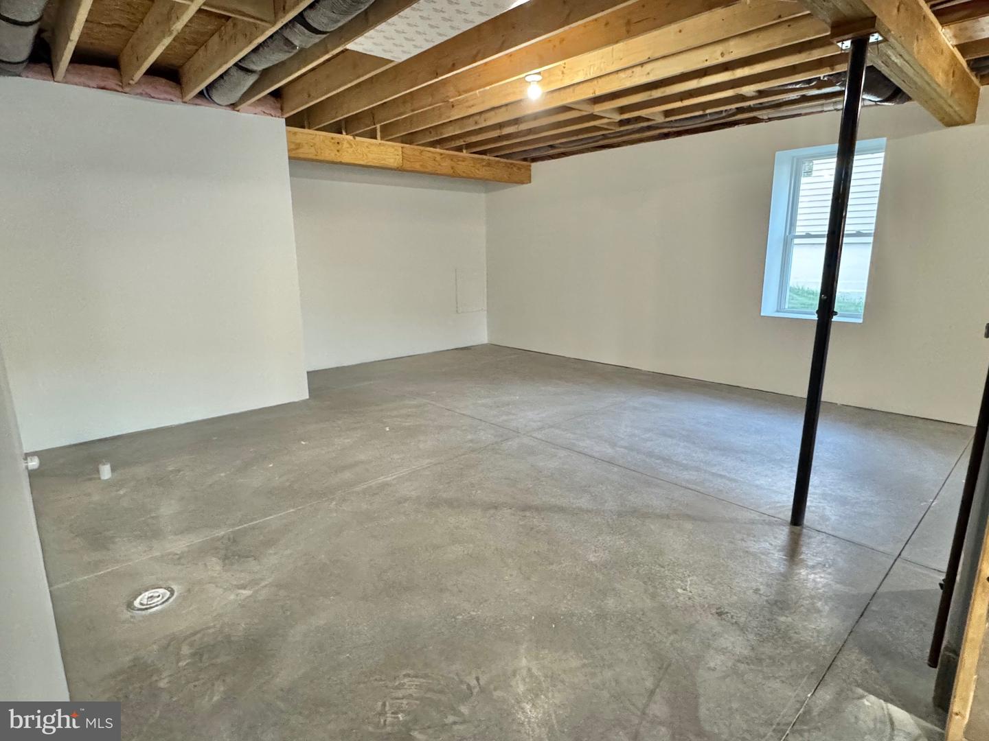 531 E High St Property Photo 17