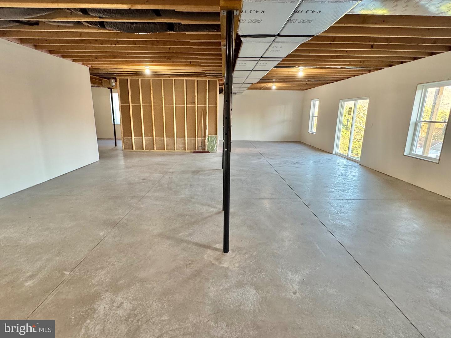 531 E High St Property Photo 18