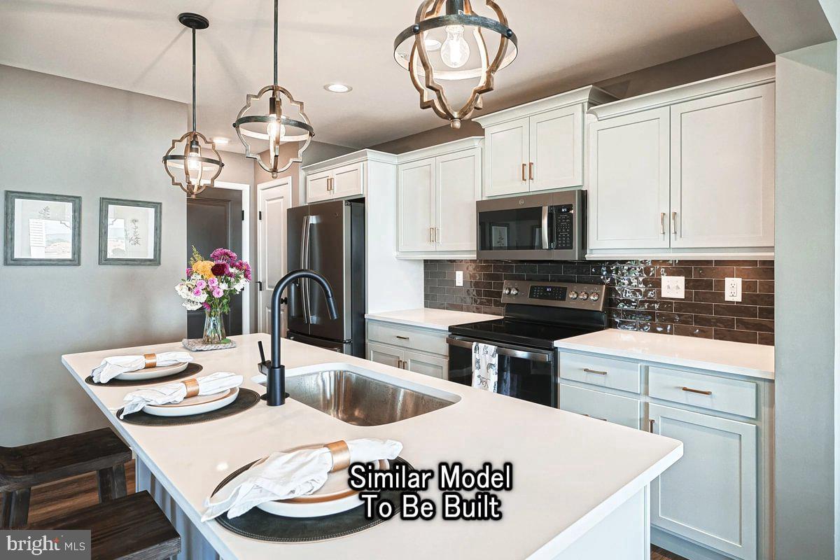 108 Adeline Ct #lot 86 Property Photo 4