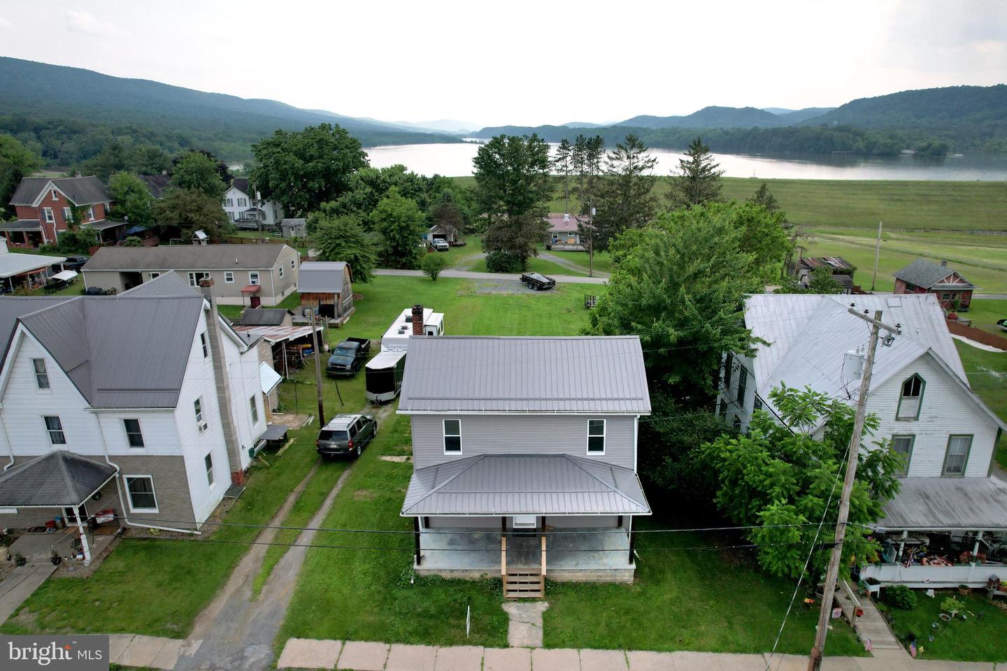 145 Grove St Property Photo 1