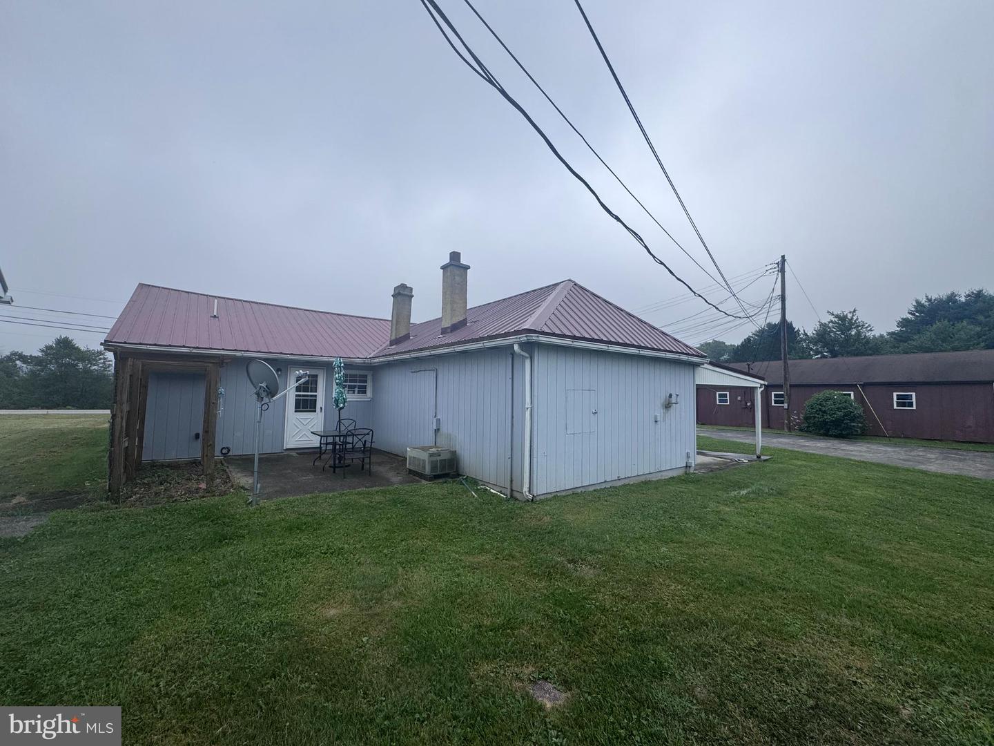 995 Tyrone Pike Property Photo 3