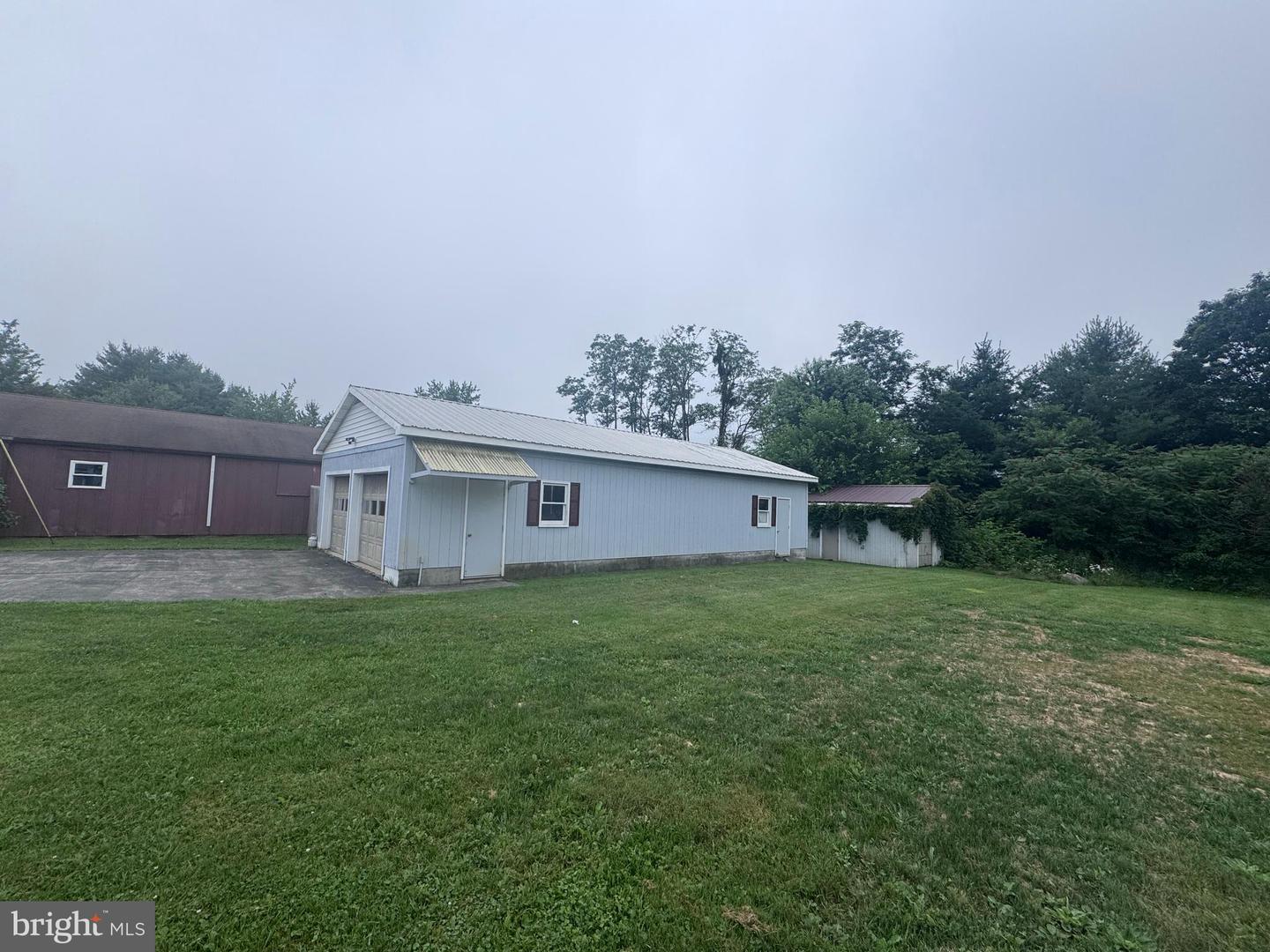 995 Tyrone Pike Property Photo 4