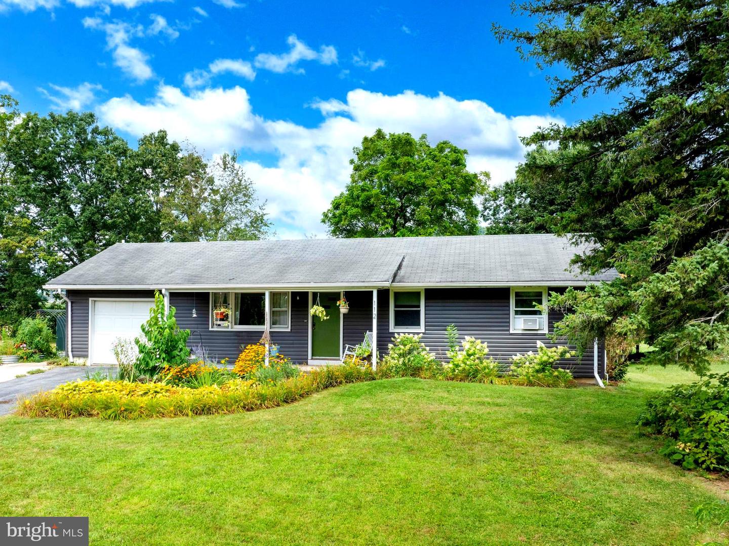 112 Harvard Rd Property Photo 1