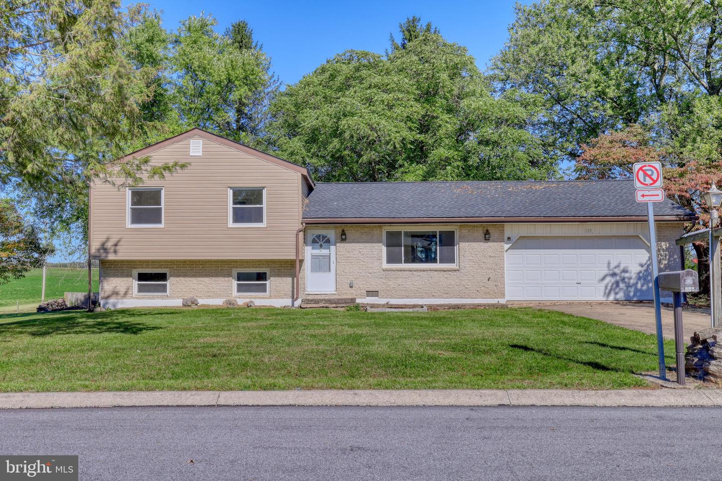 125 RAMBLEWOOD RD
