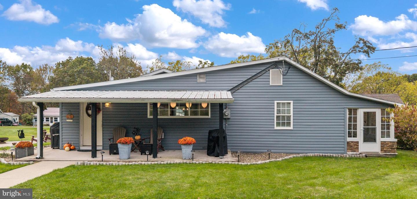 991 Scotia Rd Property Photo 1