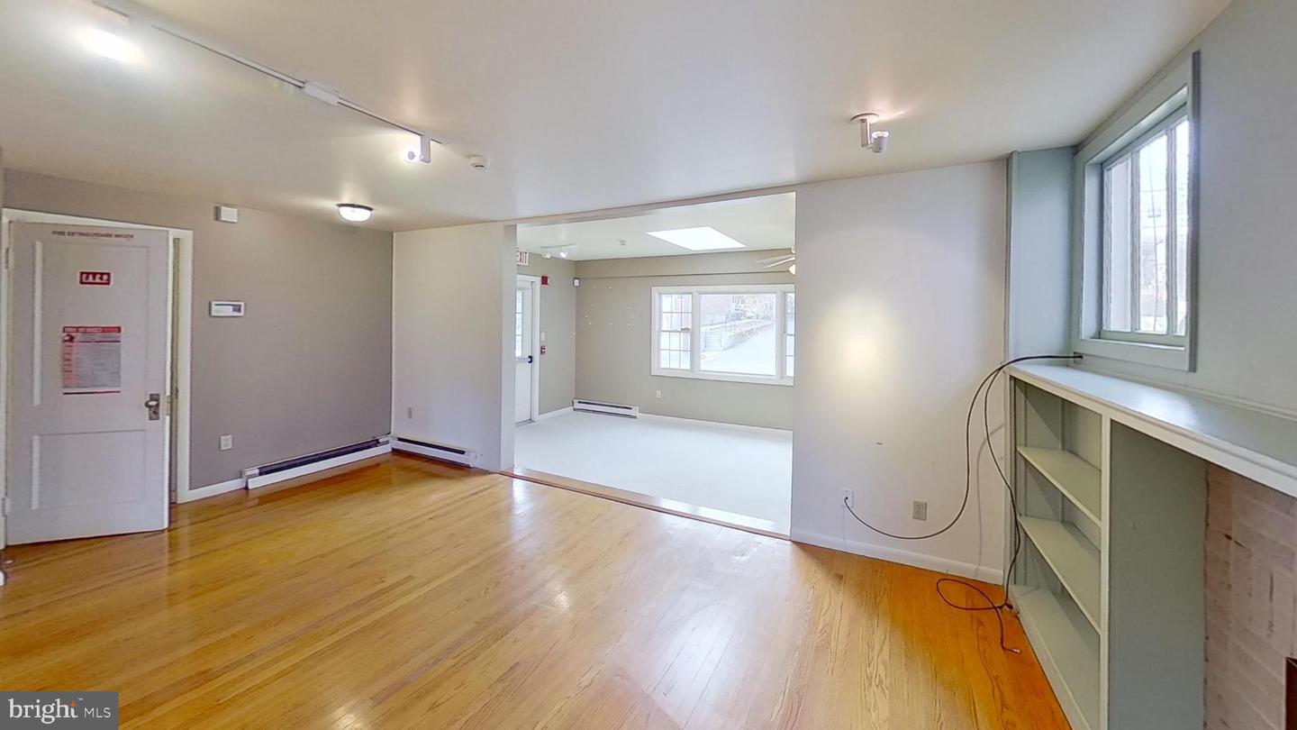 129 S Sparks St Property Photo 4