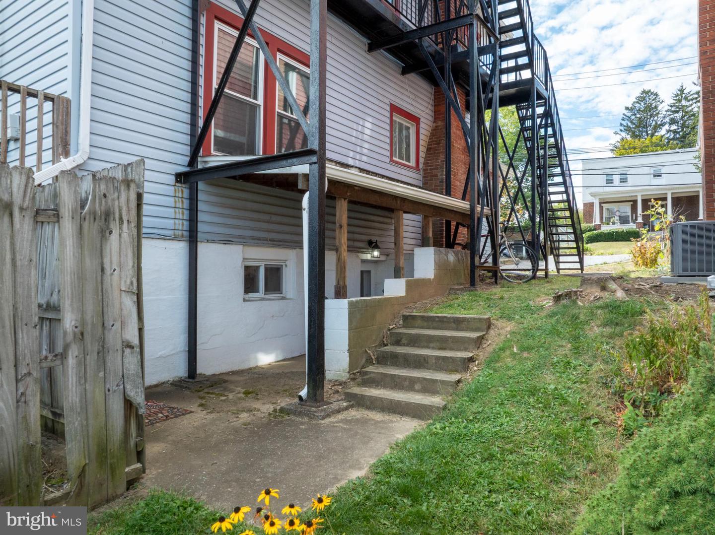 129 S Sparks St Property Photo 46