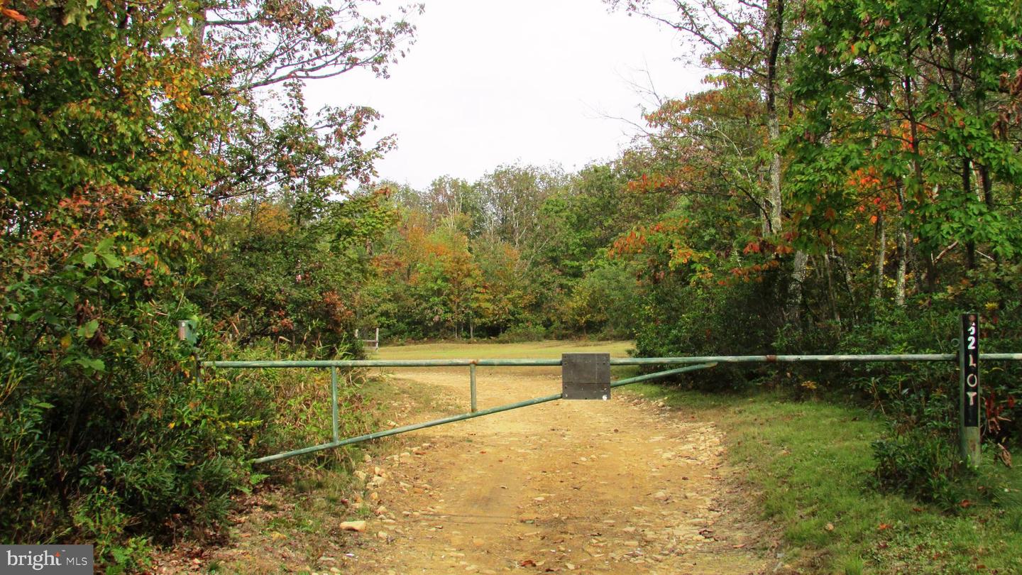 105 Big Run Rd Property Photo 6
