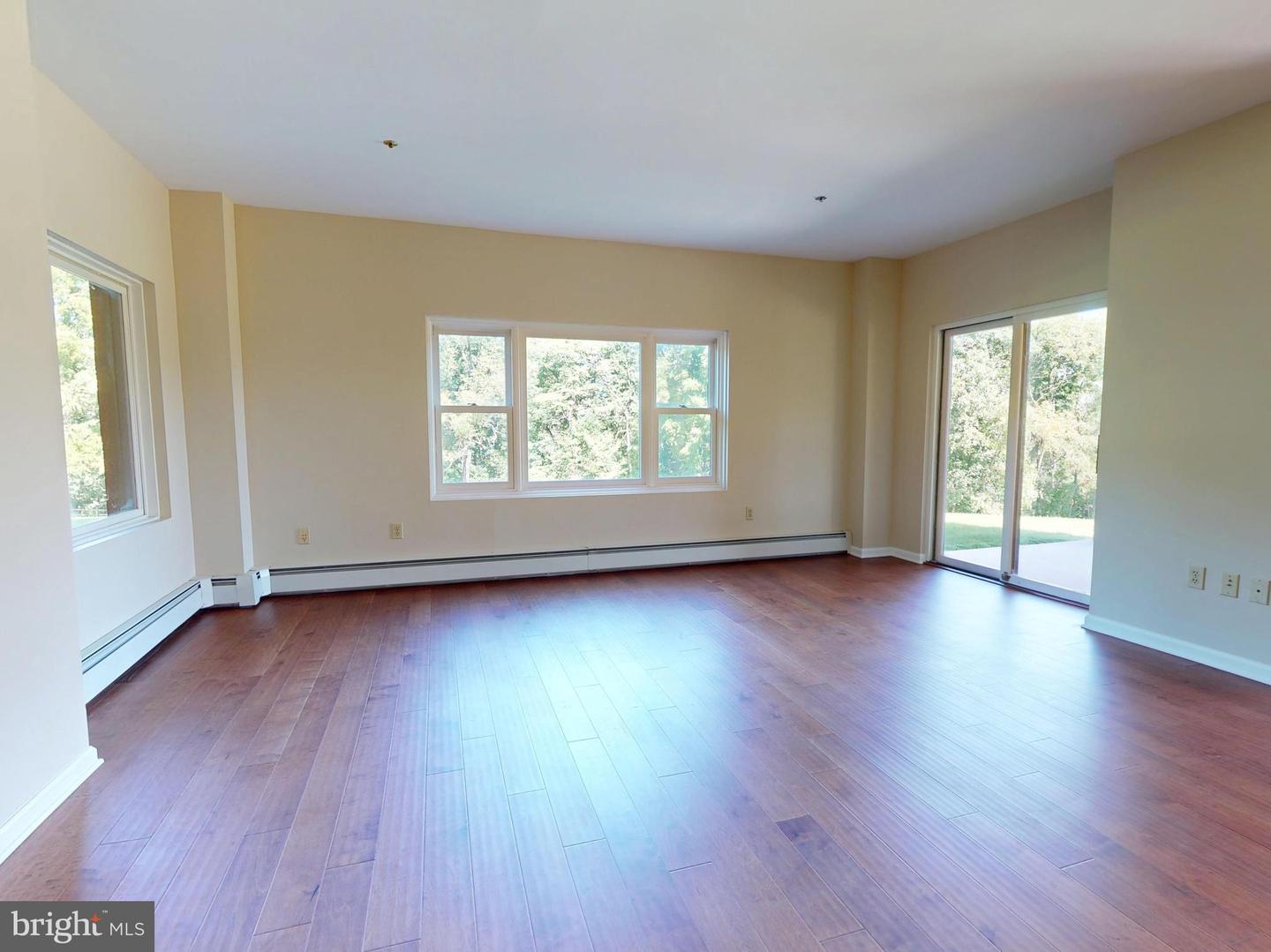 455 Windmere Dr #llc Property Photo 8