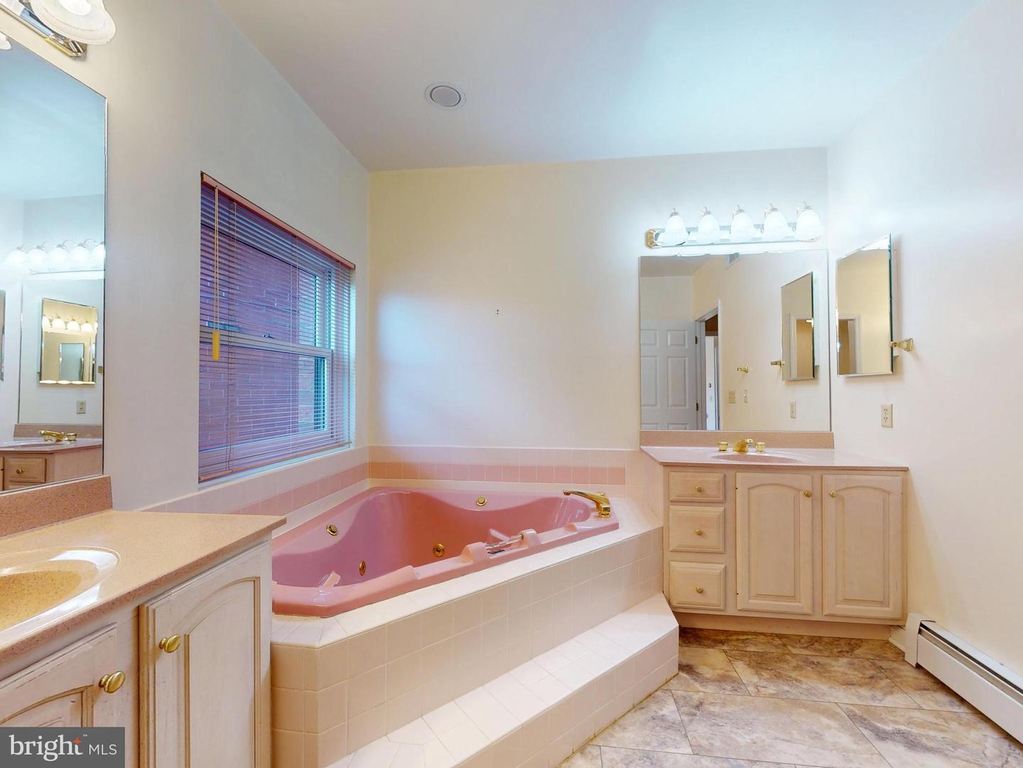 455 Windmere Dr #llc Property Photo 34