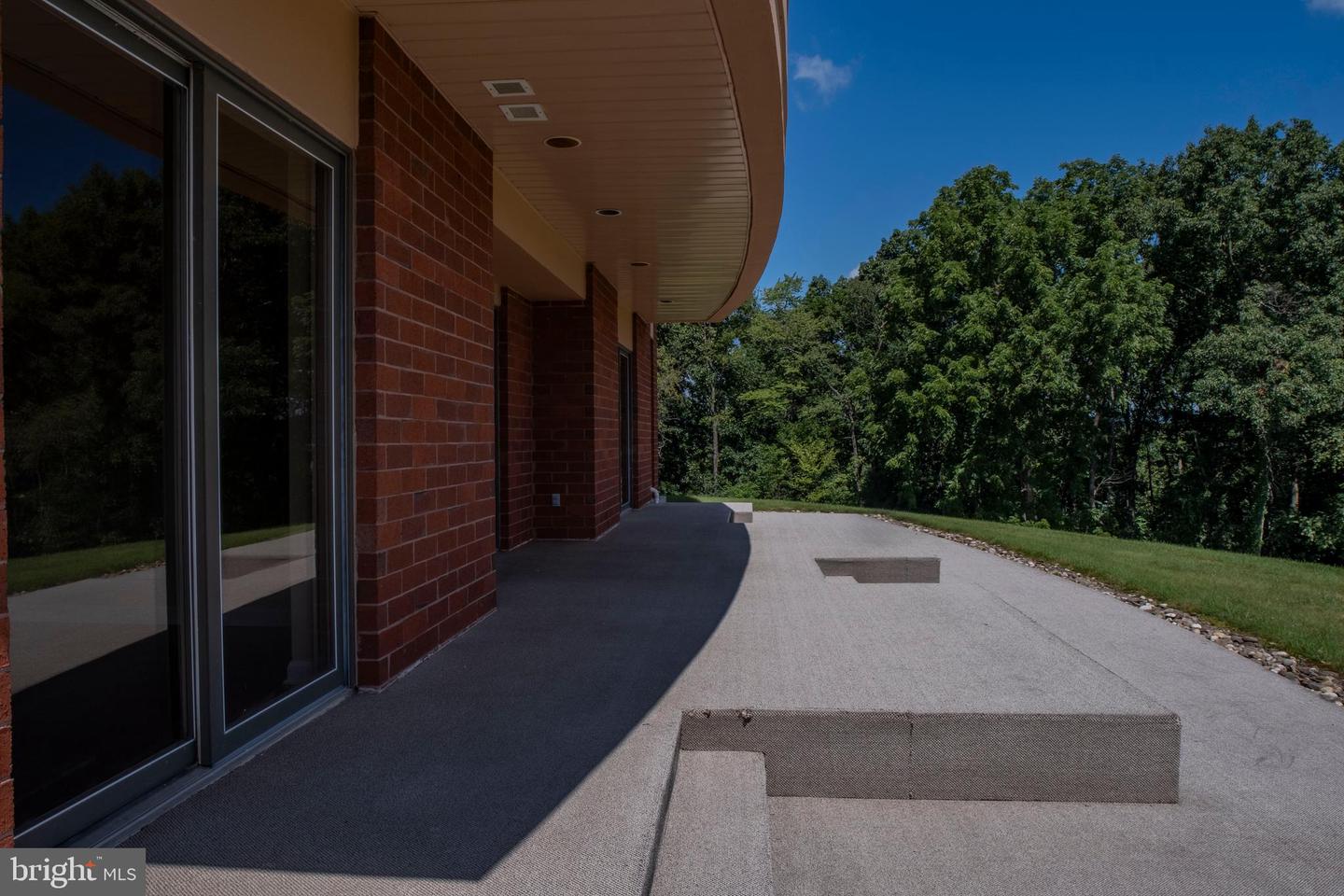 455 Windmere Dr #llc Property Photo 41