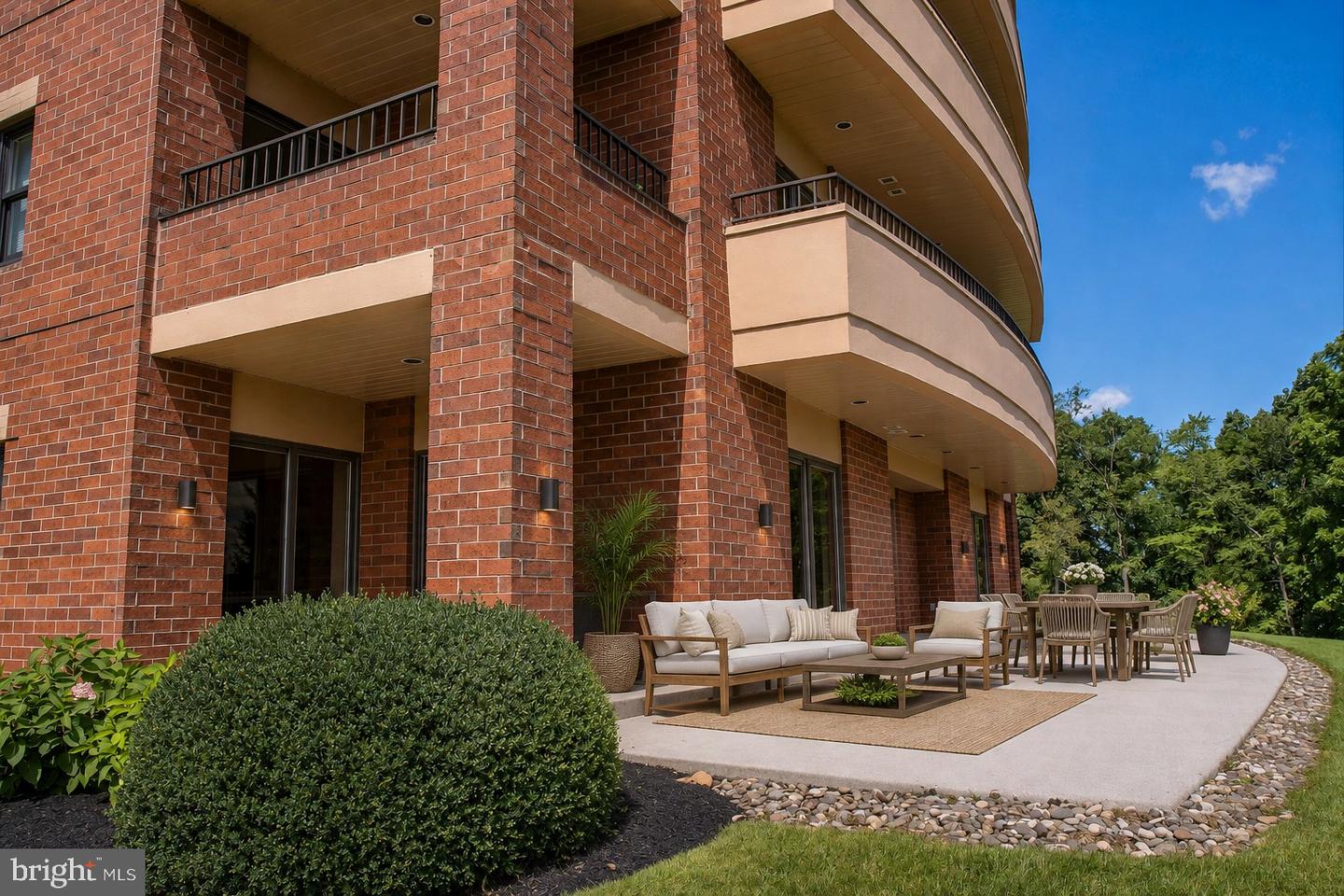 455 Windmere Dr #llc Property Photo 44