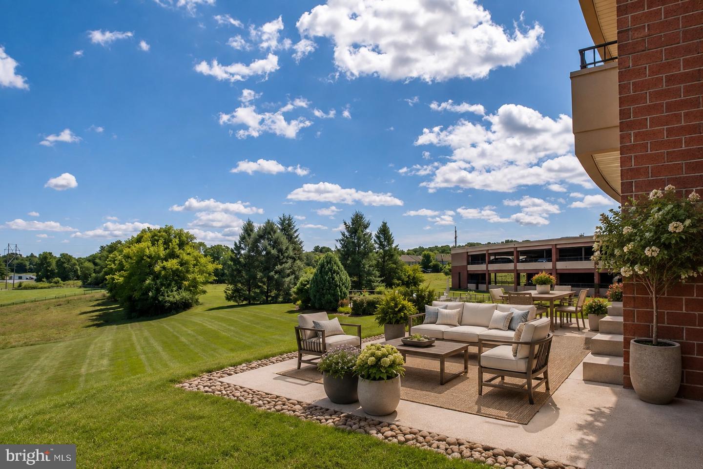 455 Windmere Dr #llc Property Photo 46