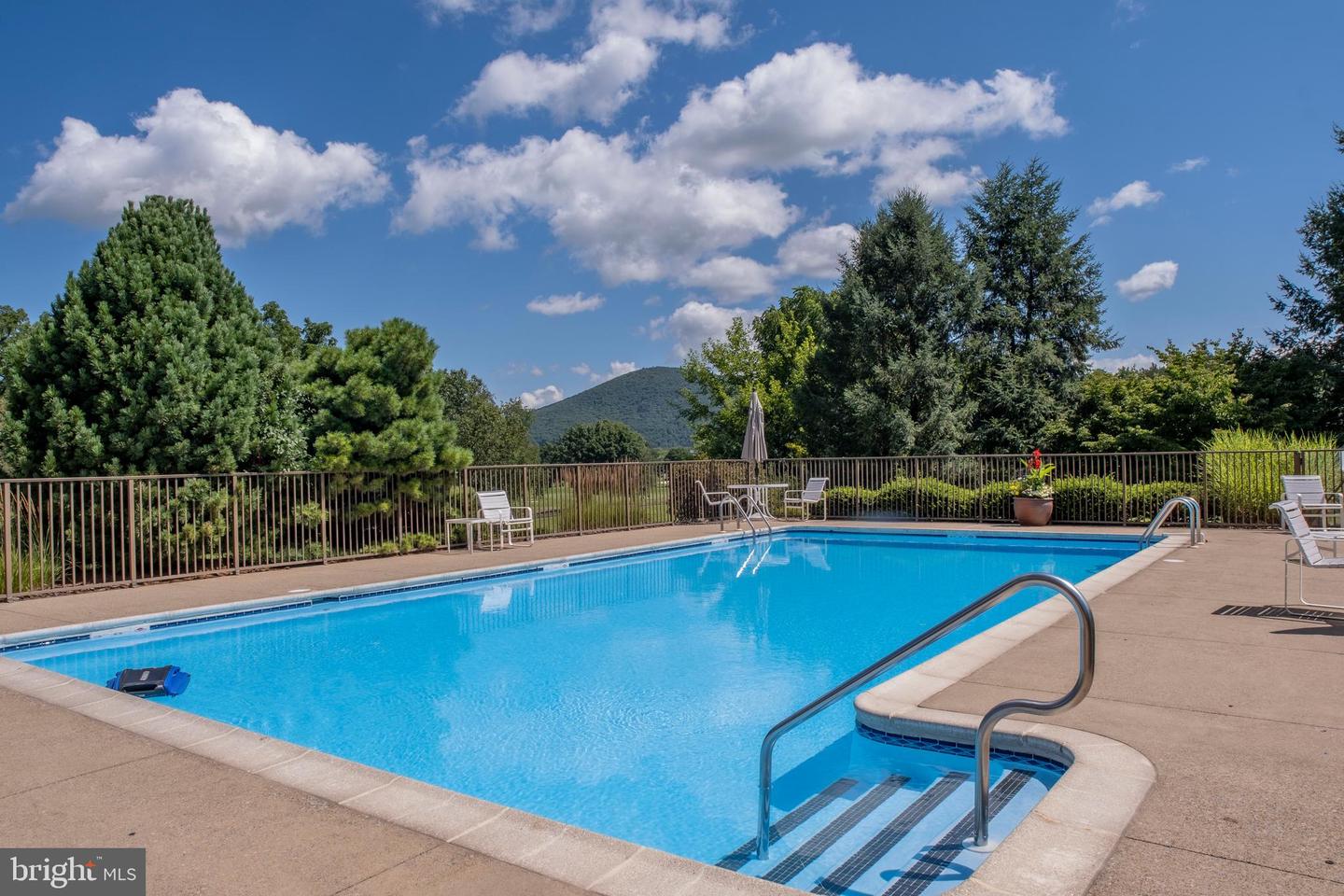 455 Windmere Dr #llc Property Photo 48