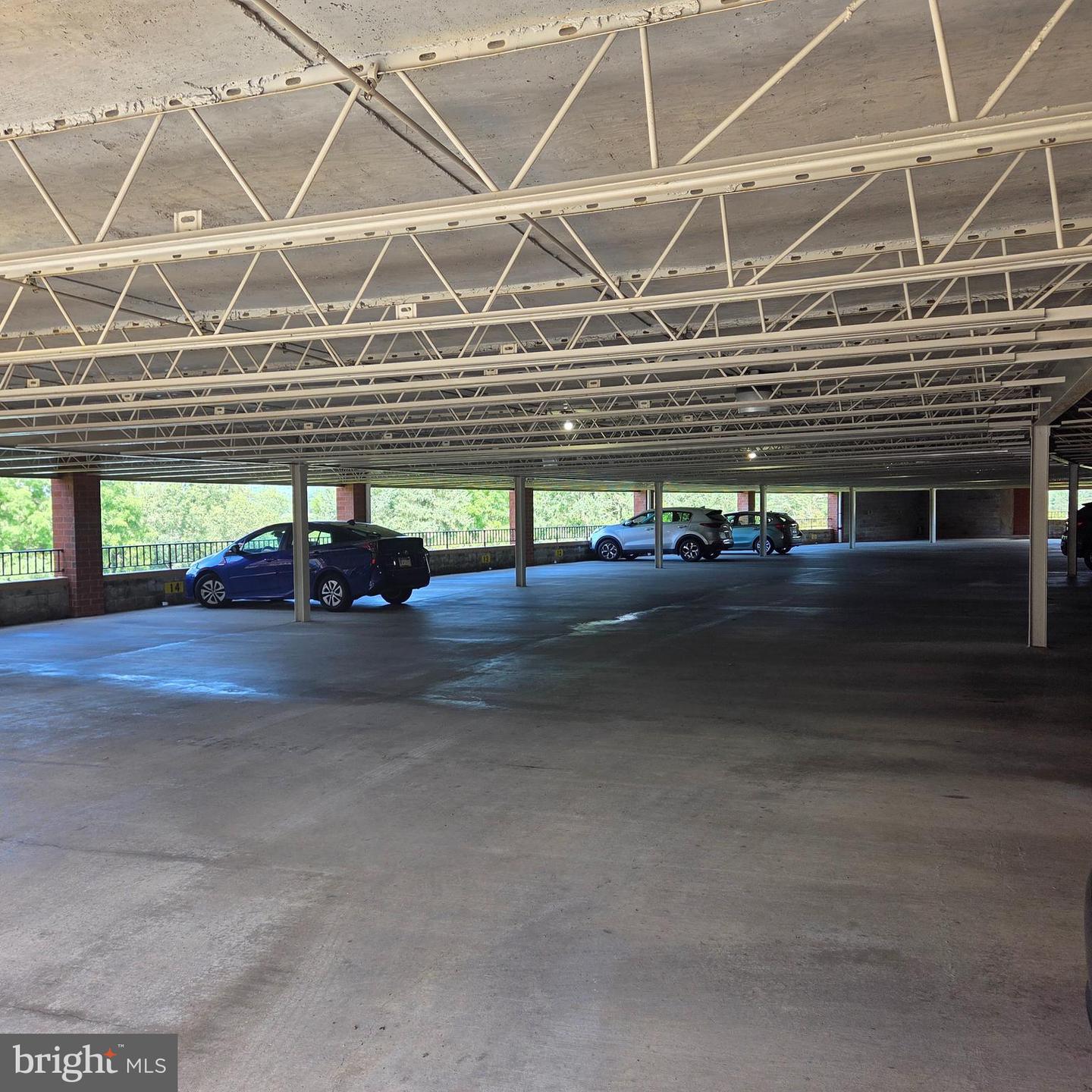 455 Windmere Dr #llc Property Photo 50