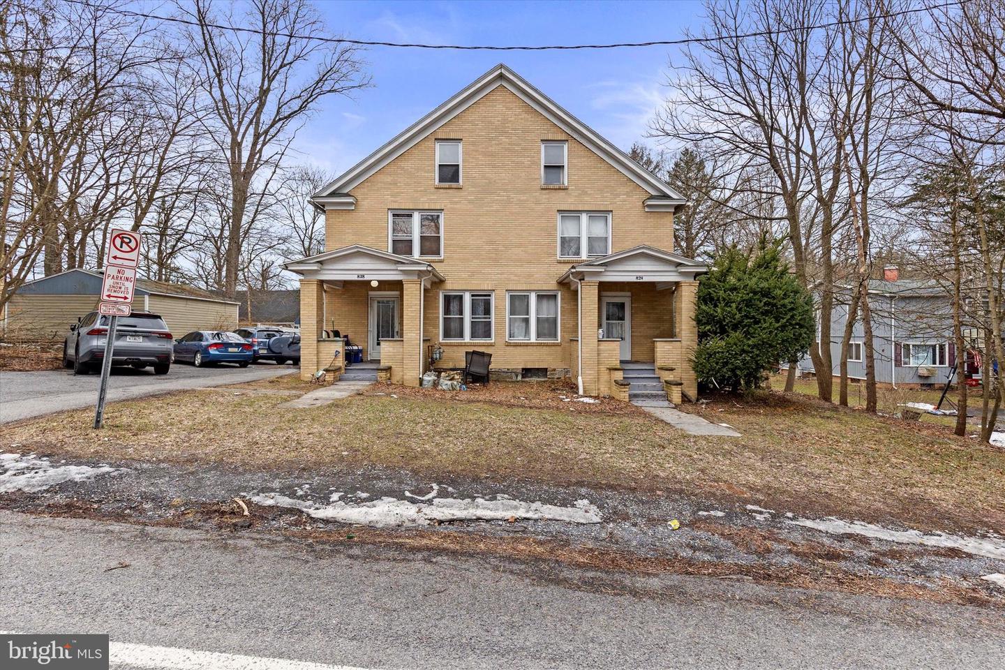 824 Elmwood St Property Photo 1