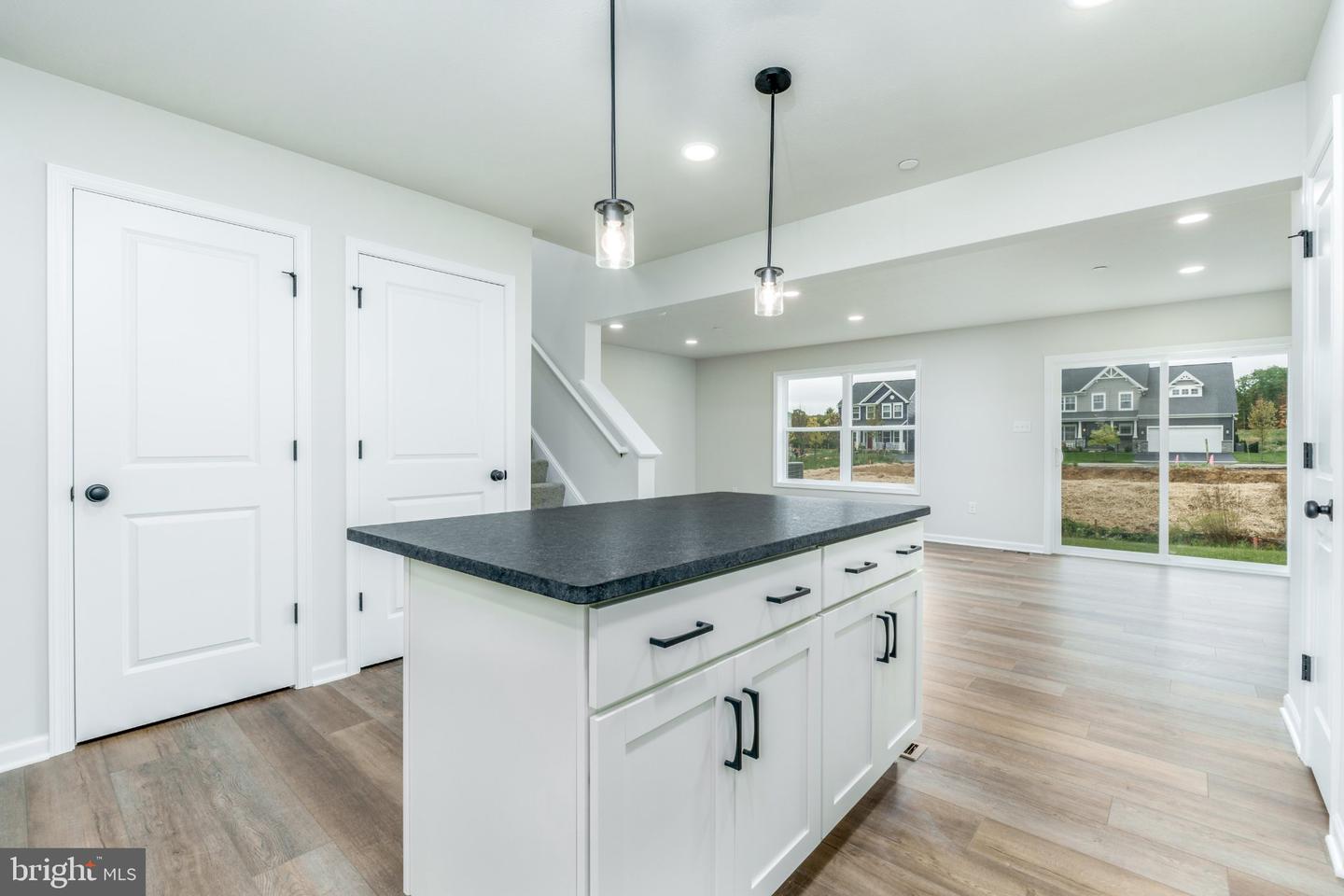 102 Dolomite Dr Property Photo 6