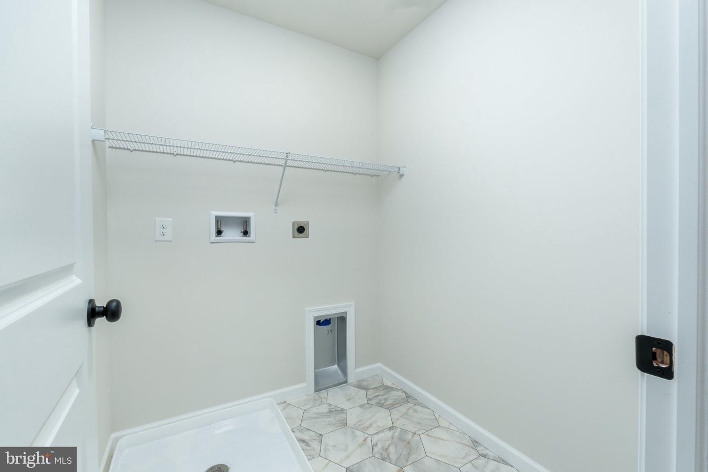 102 Dolomite Dr Property Photo 23