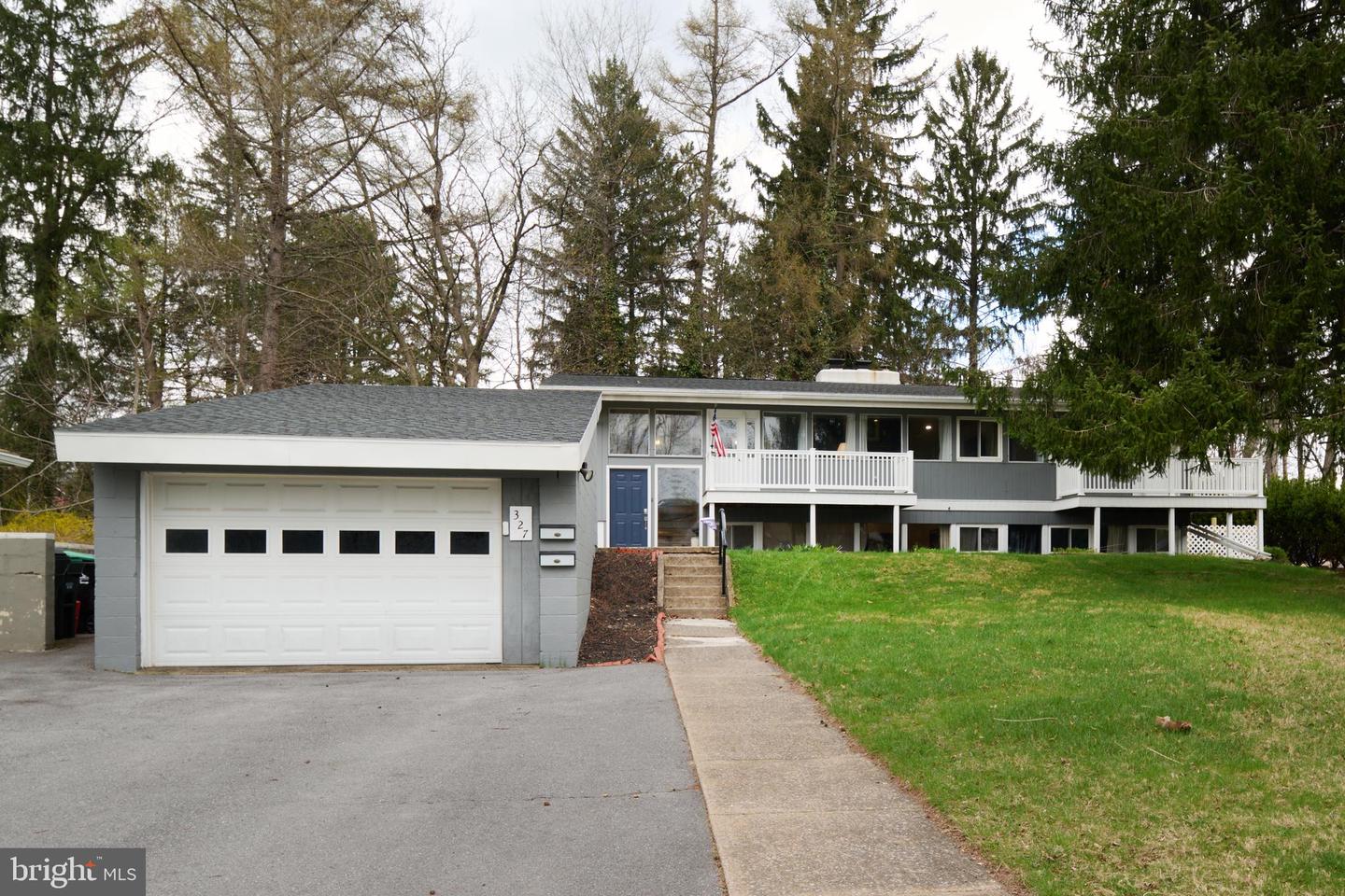 327 Fry Dr Property Photo 1
