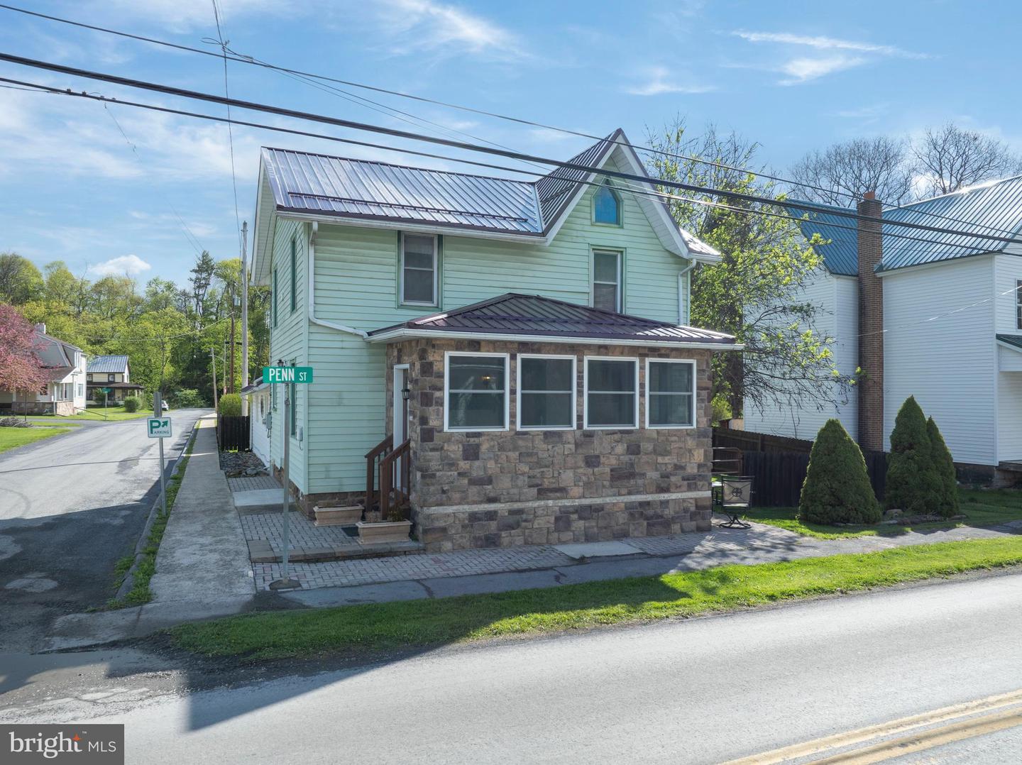 149 Penn St Property Photo 1