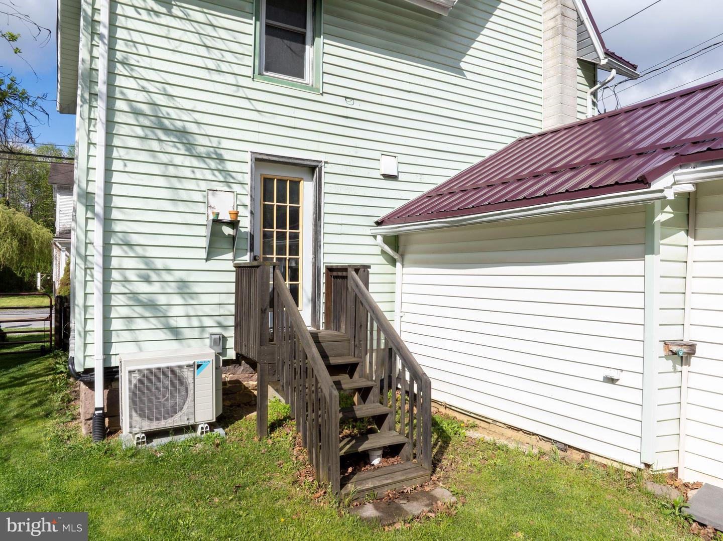 149 Penn St Property Photo 11