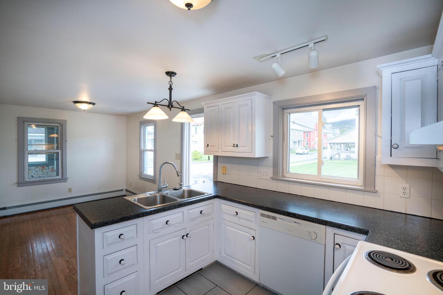 149 Penn St Property Photo 26