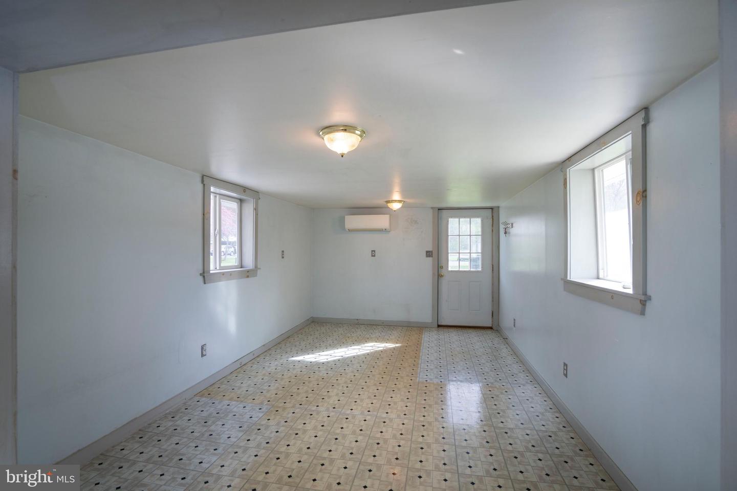 149 Penn St Property Photo 31