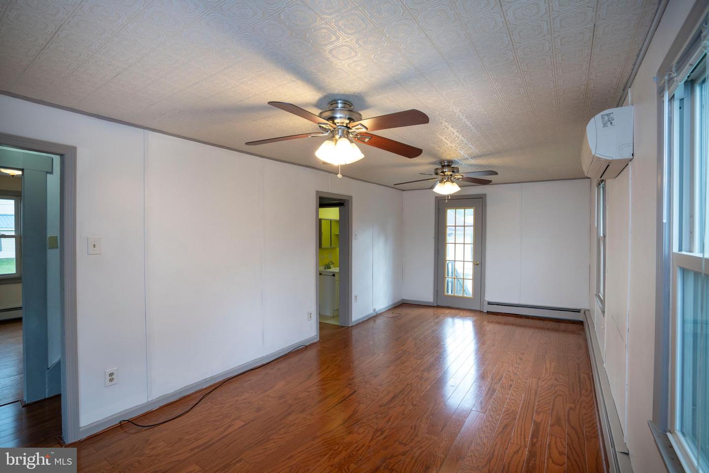 149 Penn St Property Photo 35