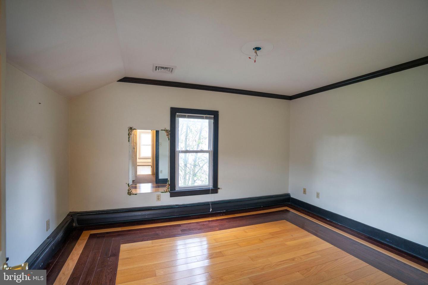 149 Penn St Property Photo 38