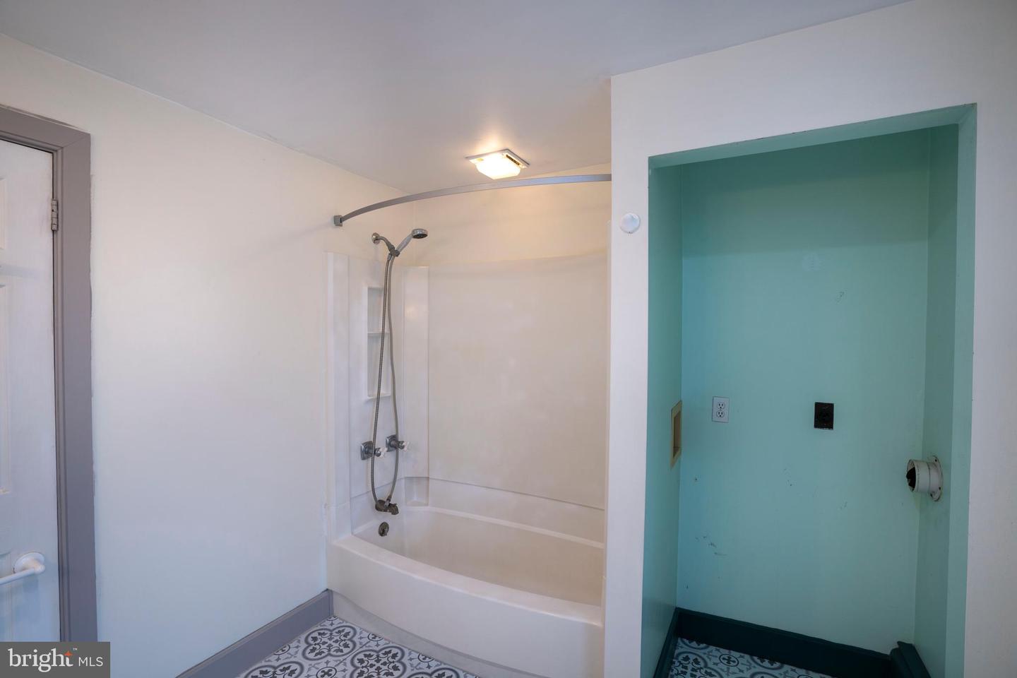 149 Penn St Property Photo 43