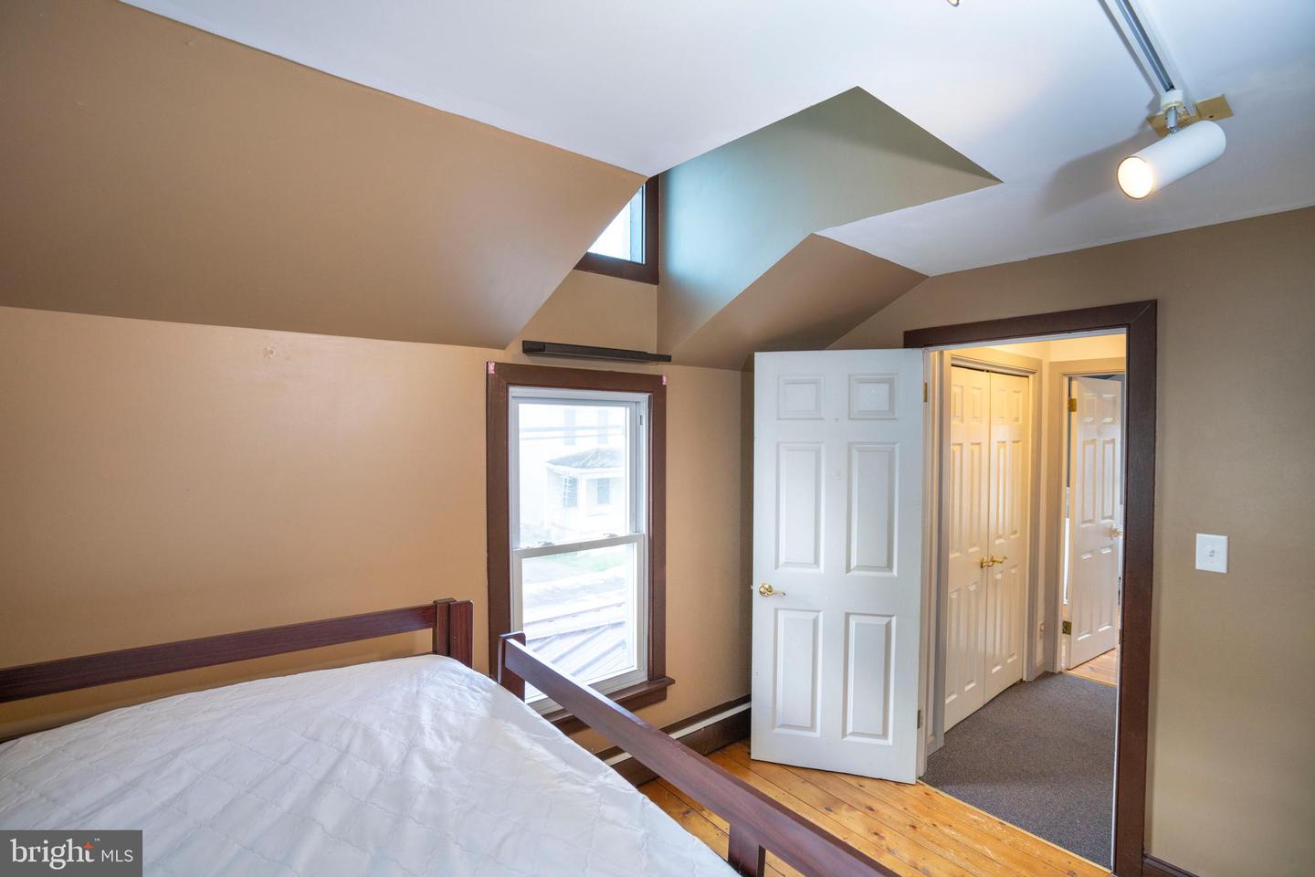 149 Penn St Property Photo 49