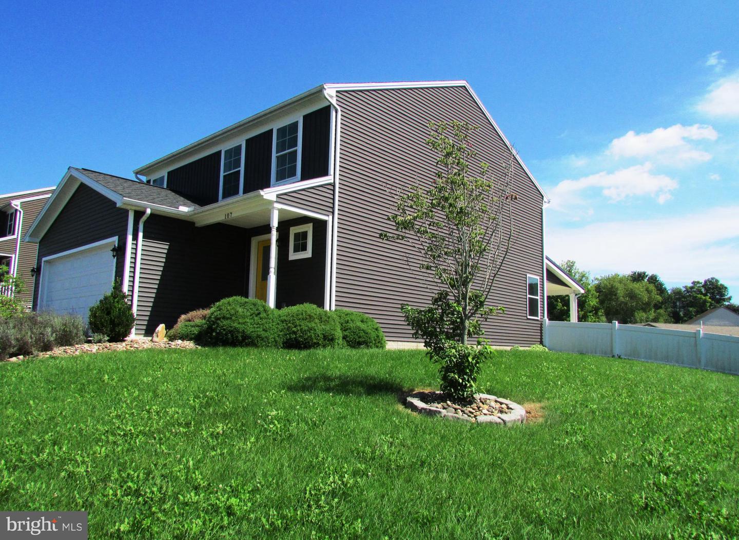 107 Shady Hollow Dr Property Photo 1
