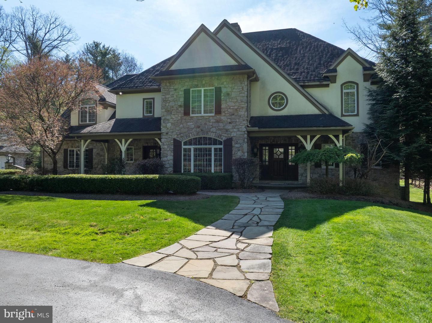 157 Manhasset Ct Property Photo 8