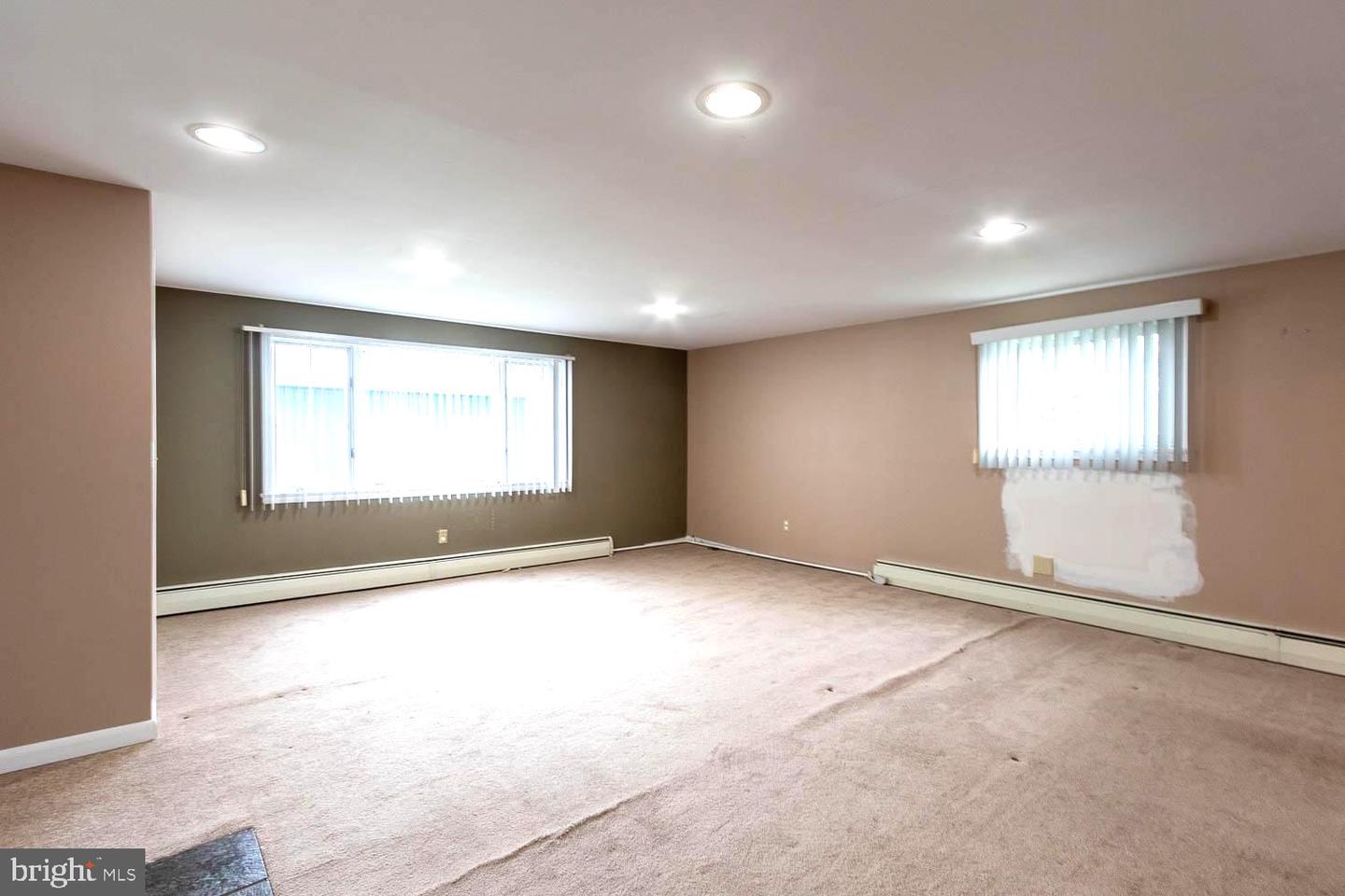 1307 E Pine St Property Photo 8