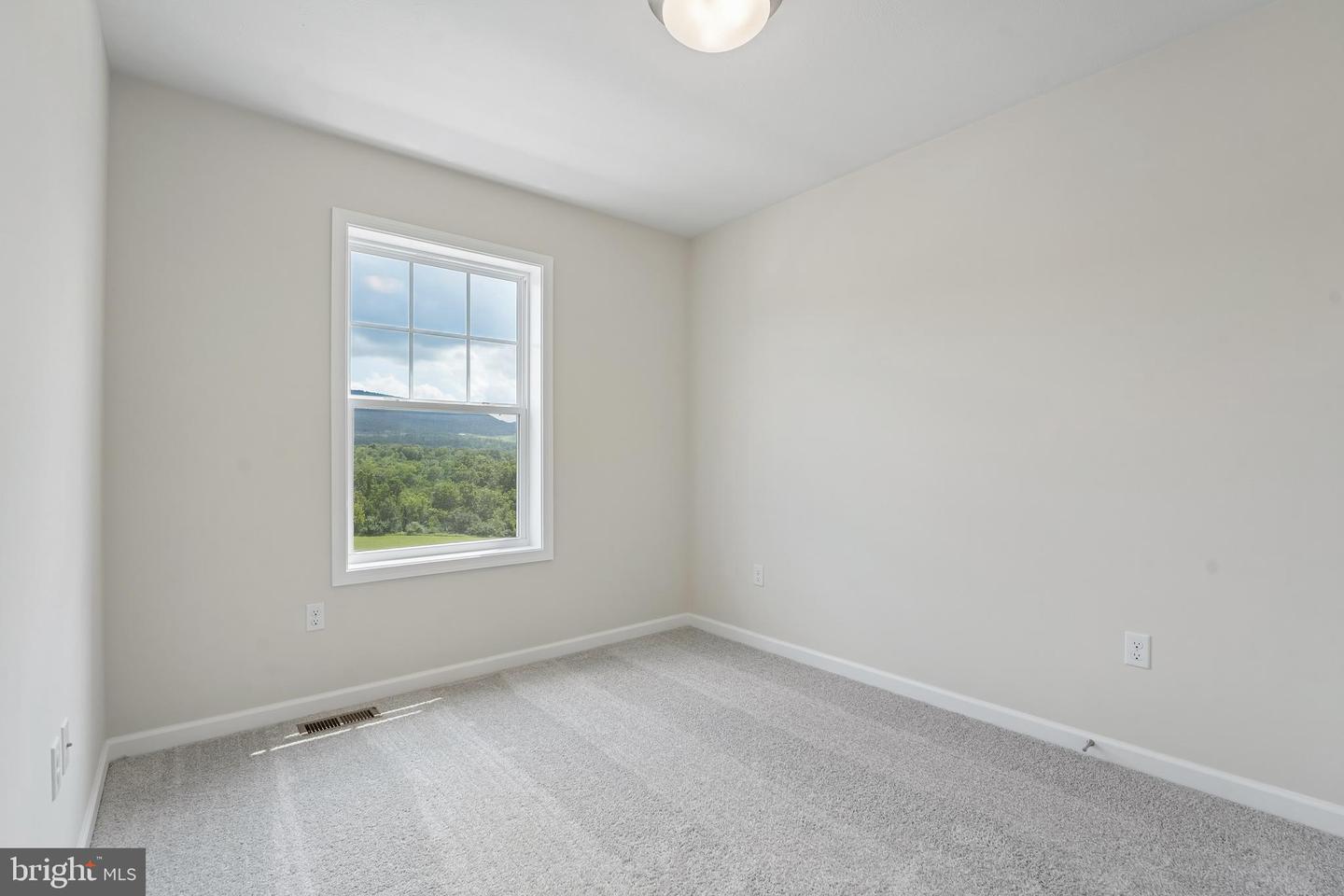 182 Highpoint Park Dr Property Photo 27