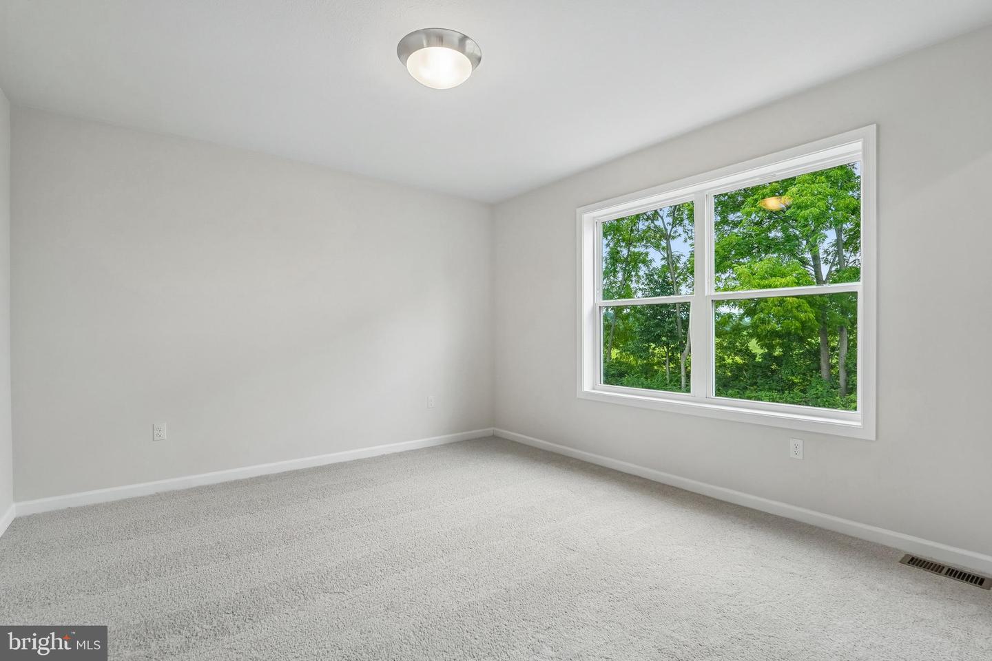 180 Highpoint Park Dr Property Photo 20