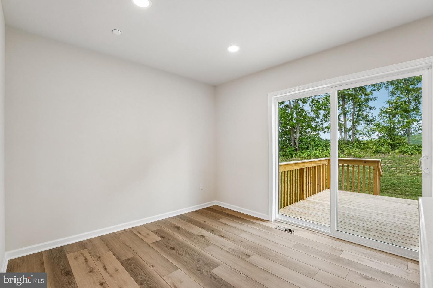 178 Highpoint Park Dr Property Photo 11
