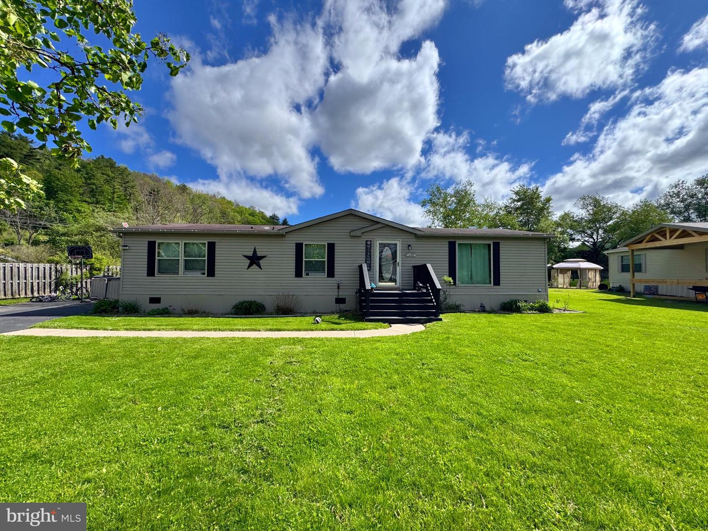 124 Aztec Ct Property Photo 1