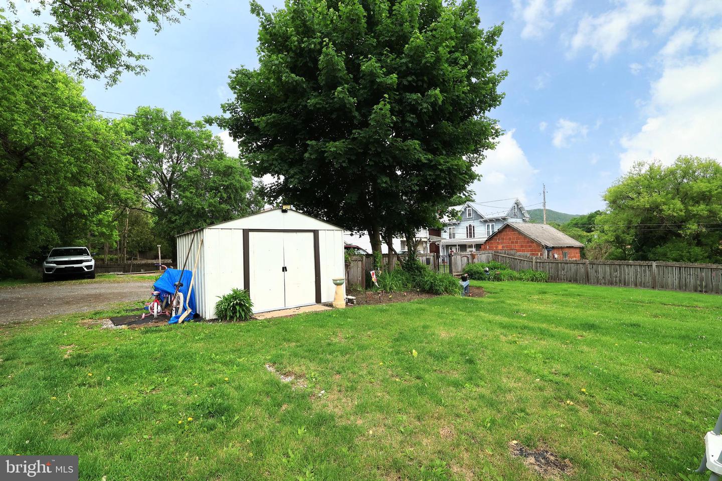 509 Willowbank St Property Photo 40