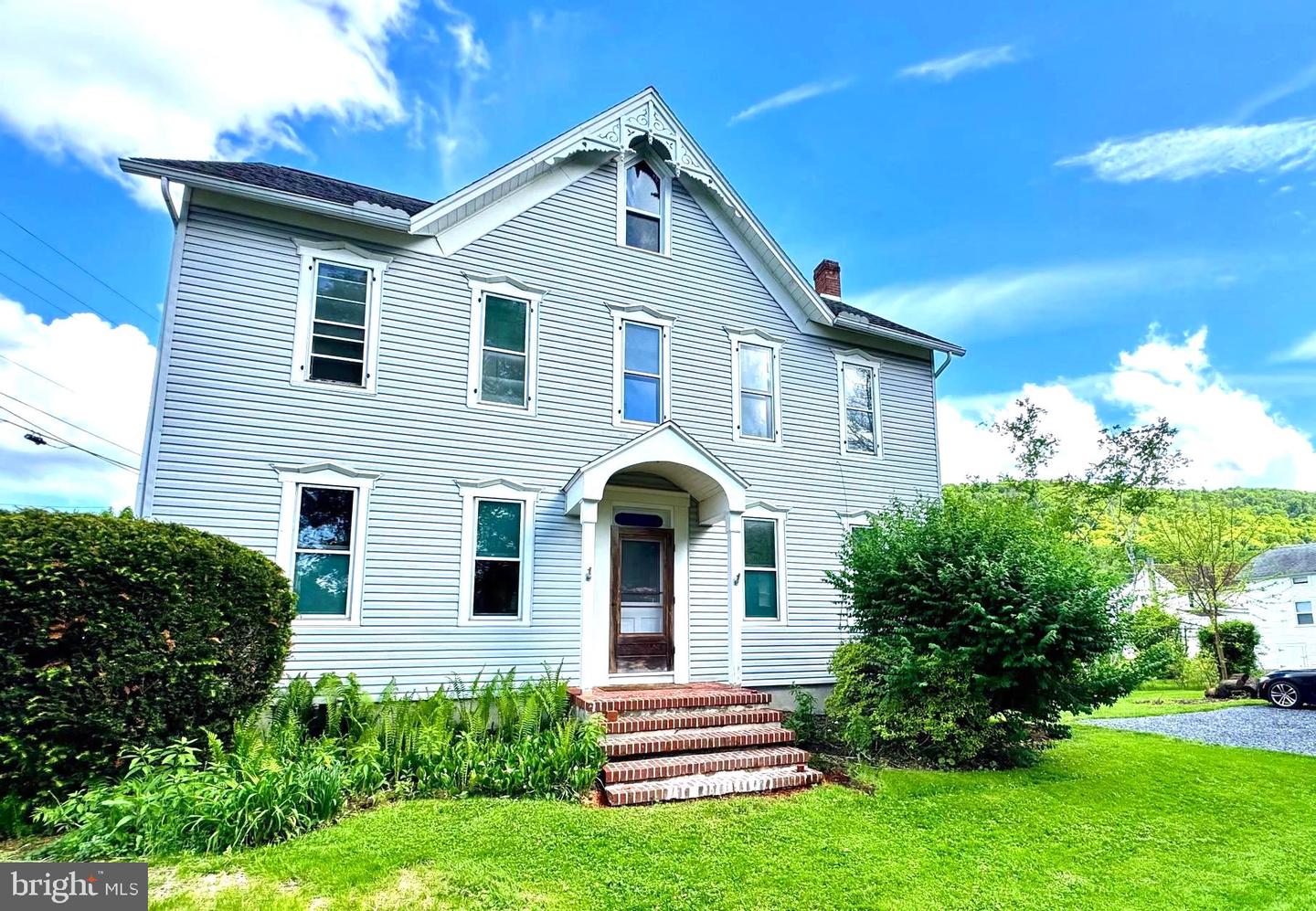 120 School St Property Photo 6