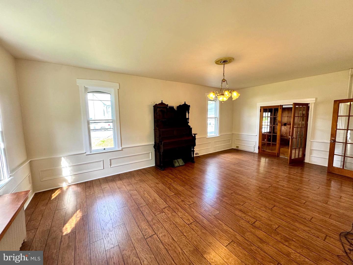 120 School St Property Photo 11