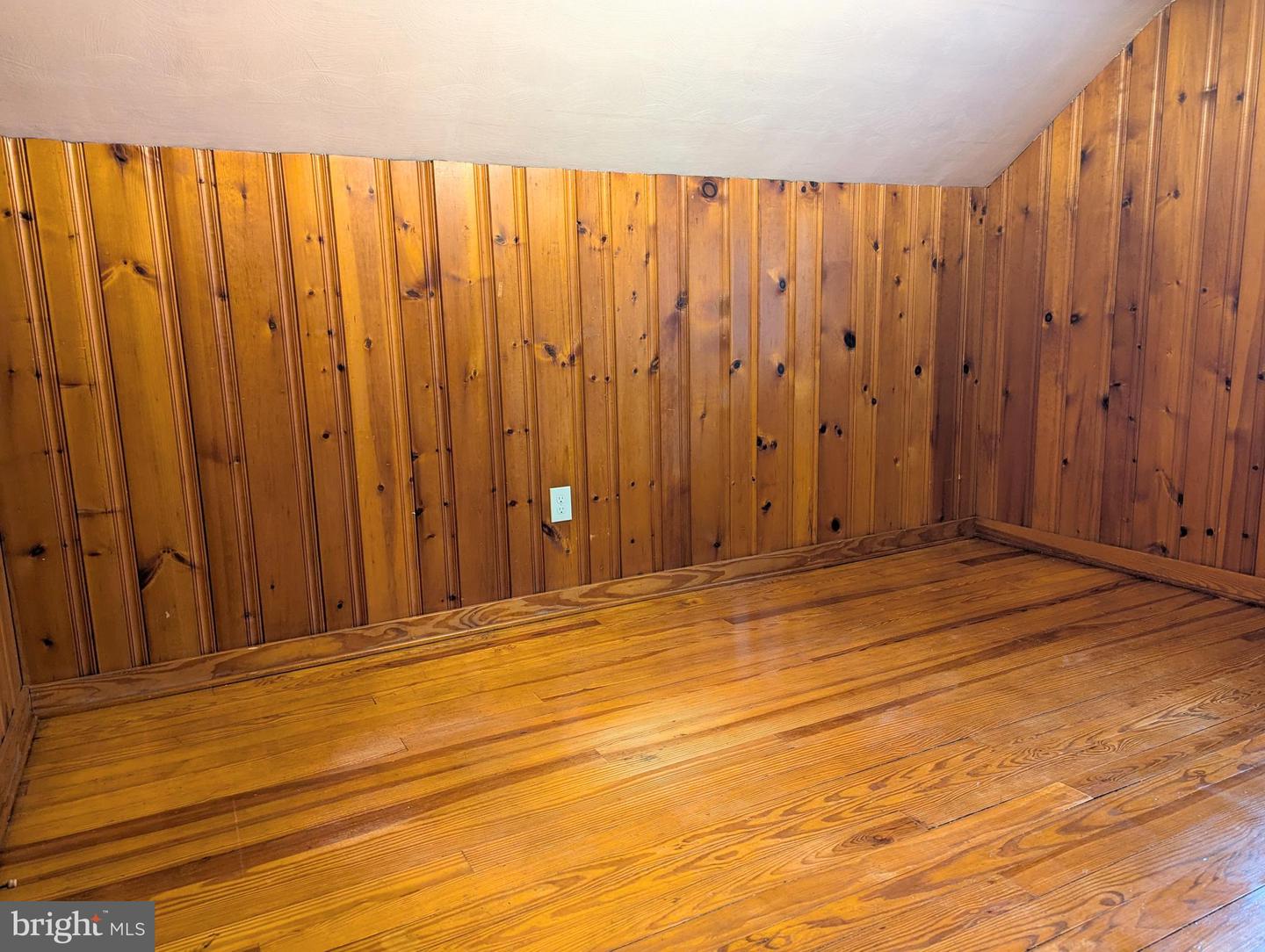 130 Logan Ave Property Photo 39