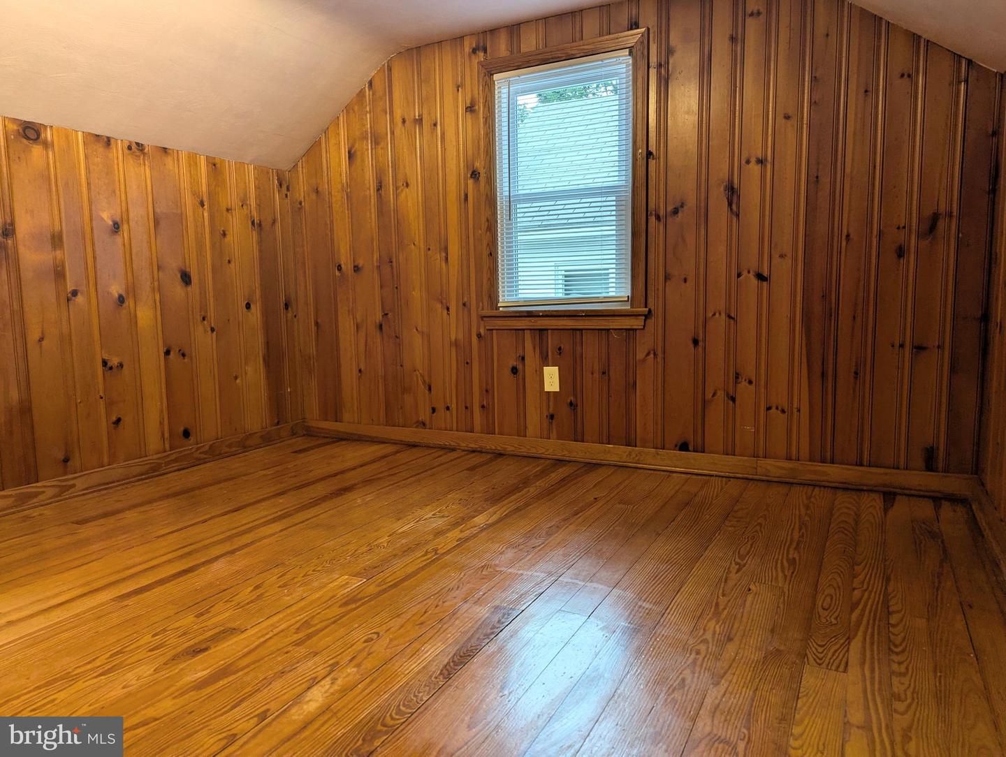 130 Logan Ave Property Photo 40