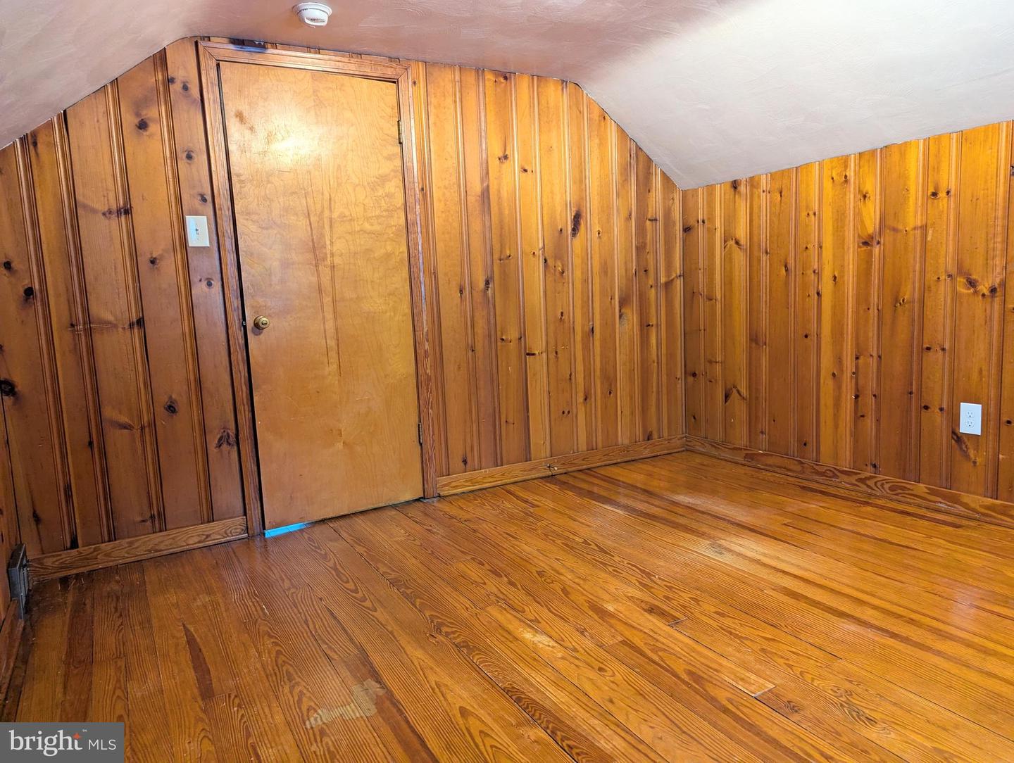 130 Logan Ave Property Photo 41