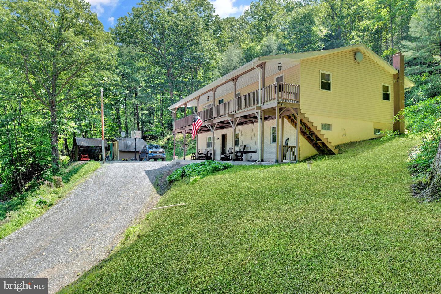 353 Jack Straw Rd Property Photo 1