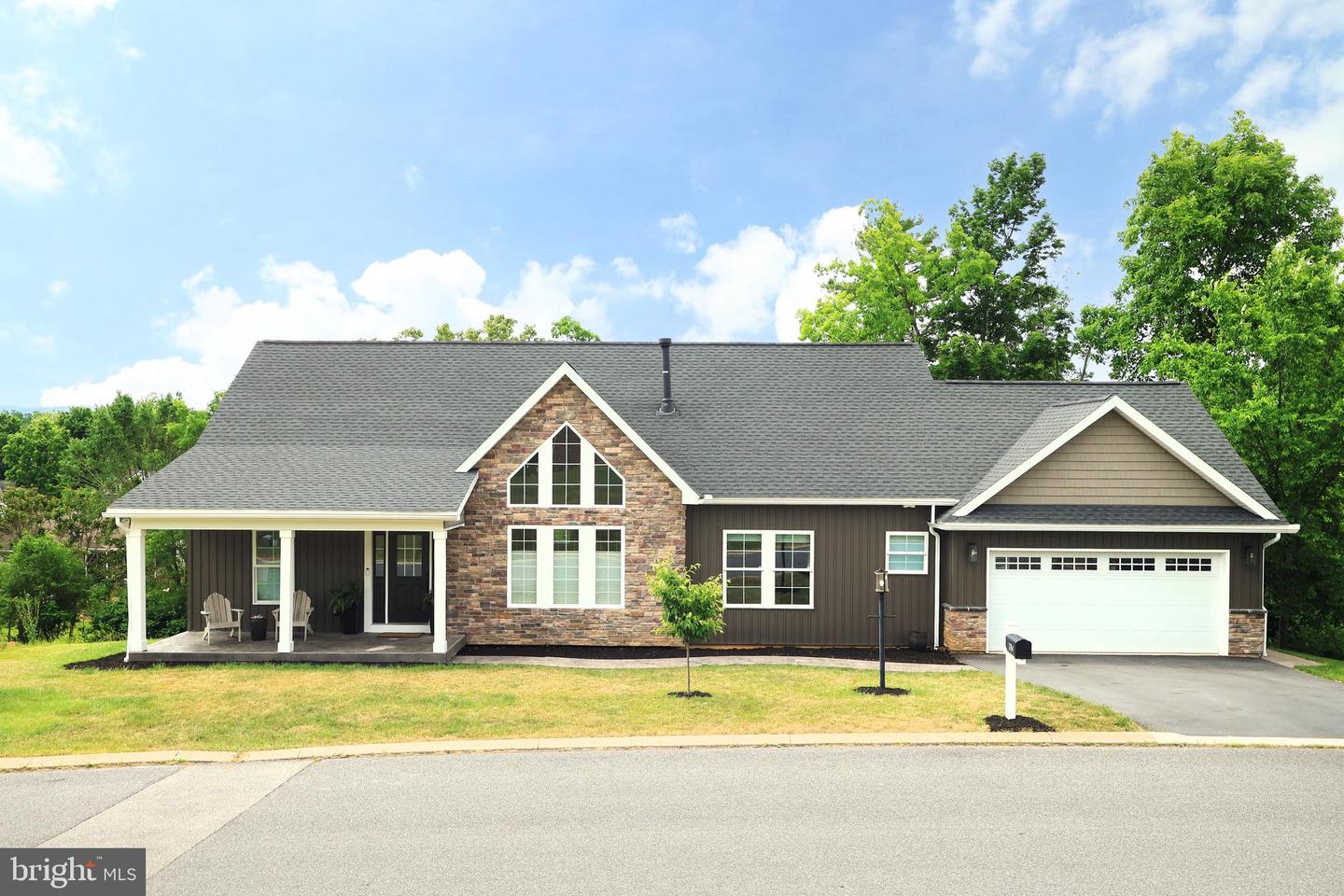1214 Fox Meadow Cir Property Photo 1
