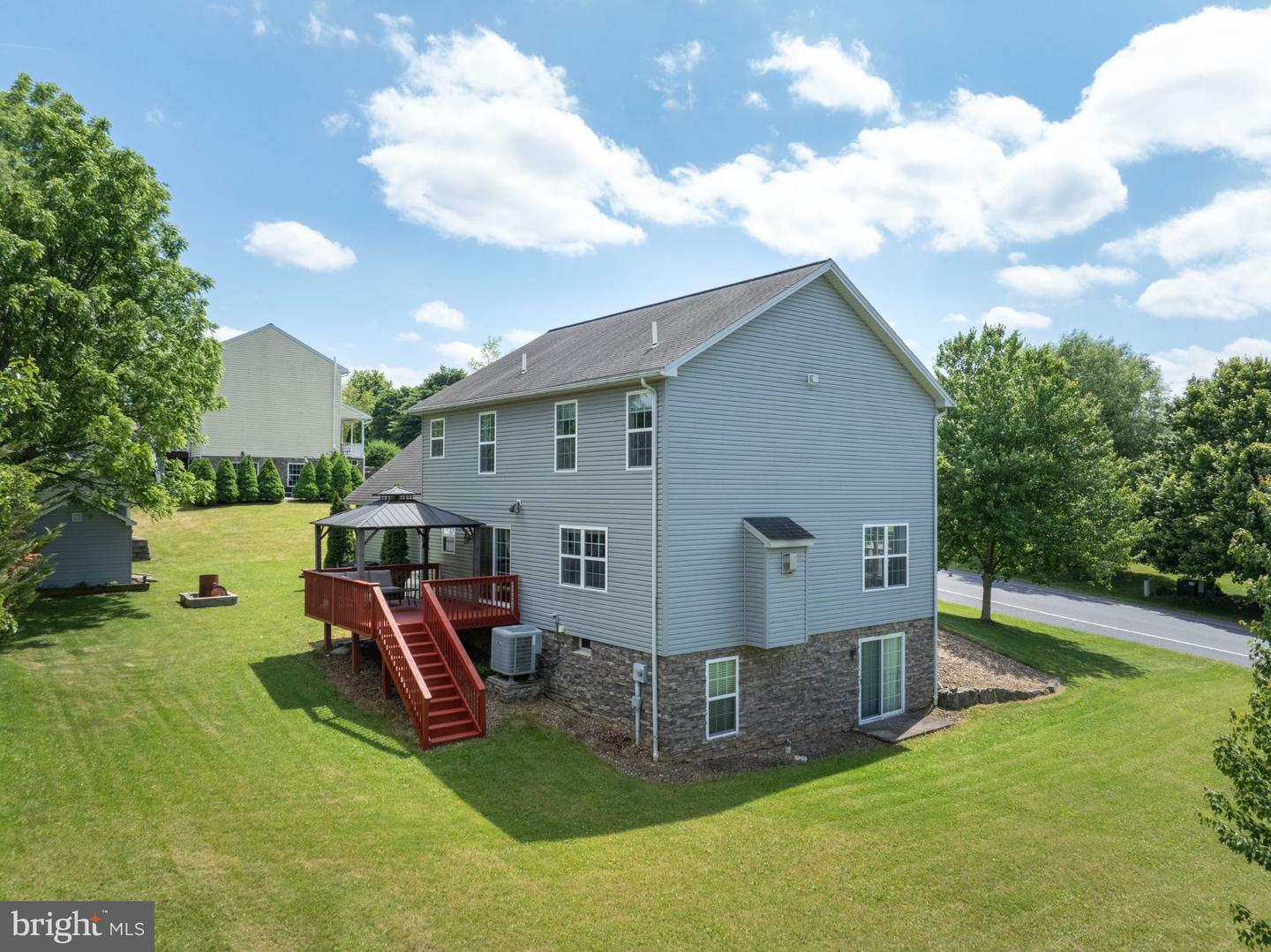 217 Washington Ave Property Photo 4