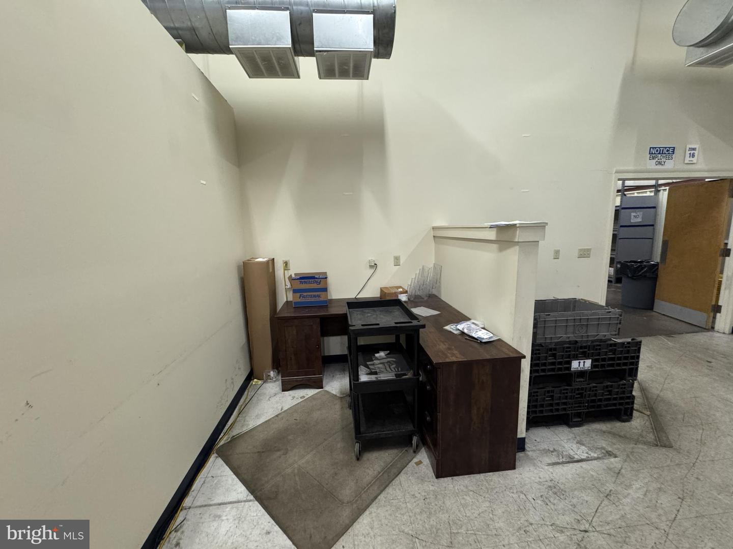 2601 E College Ave #b Property Photo 8