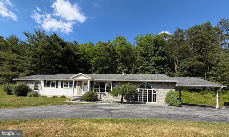 395 Runville Rd Property Photo 1